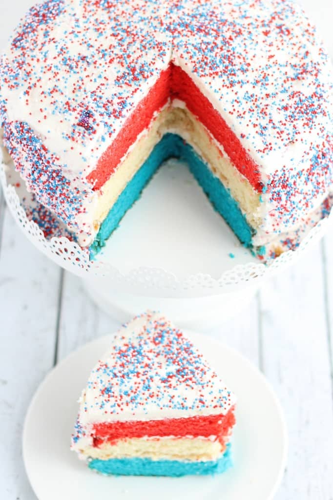 Patriotic Layer Cake | Strawberry Blondie Kitchen