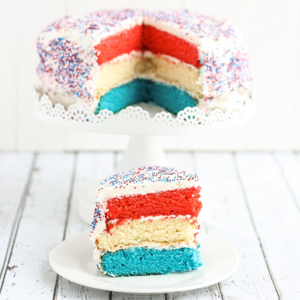 Patriotic Layer Cake | Strawberry Blondie Kitchen