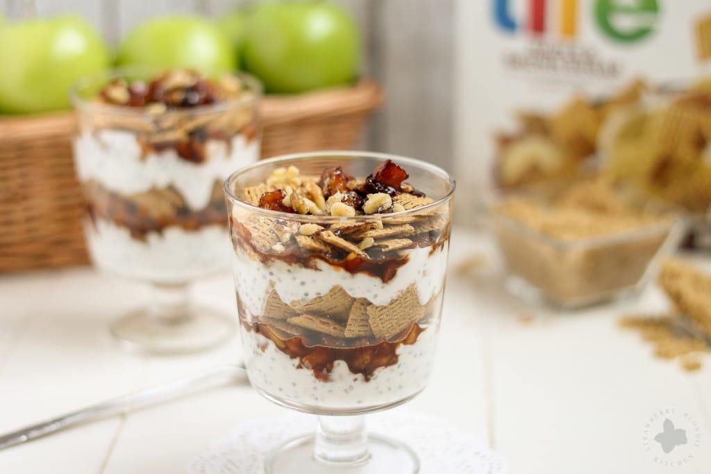 Apple Pie Breakfast Parfaits | Strawberry Blondie Kitchen