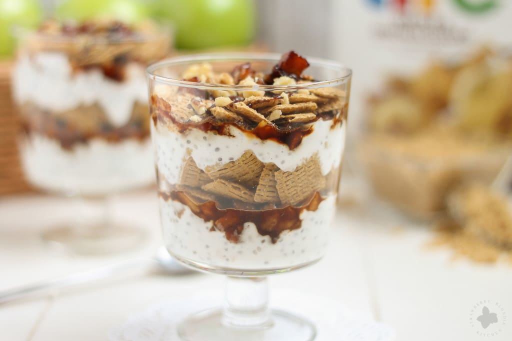 Apple Pie Breakfast Parfaits | Strawberry Blondie Kitchen