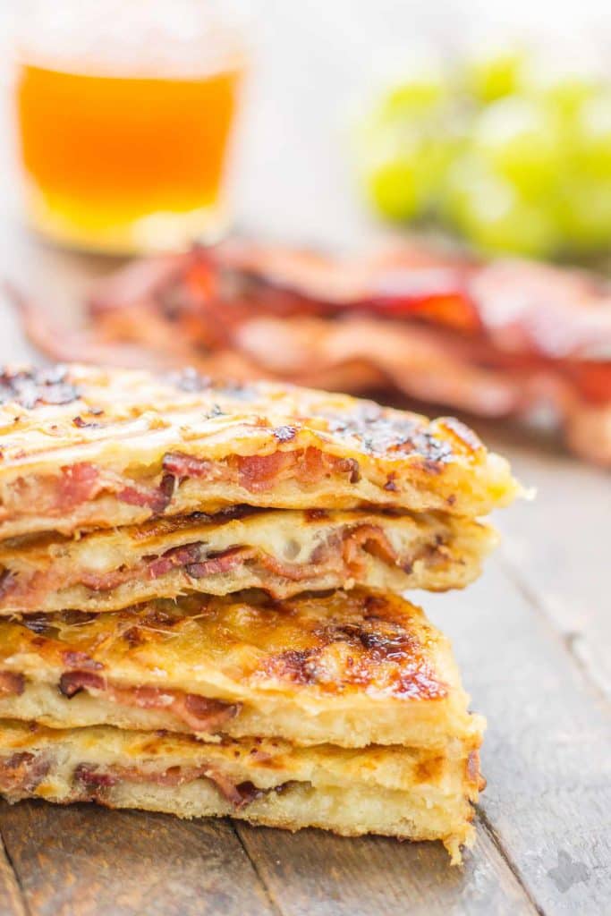 Crispy bacon, buttery havarti and sweet peaches come together to create the ultimate wafflewich that kids and parents alike, can't resist! These Bacon, Havarti and Peach Wafflewiches come together in a snap and are perfect anytime of the day to keep you fueled and going strong. | Strawberry Blondie Kitchen