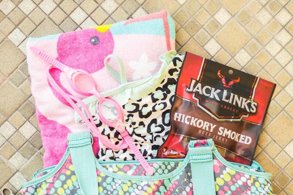 How to Hack the Hungry with Jack Links Jerky. The perfect high protein, low fat snack for busy parents on the go | Strawberry Blondie Kitchen