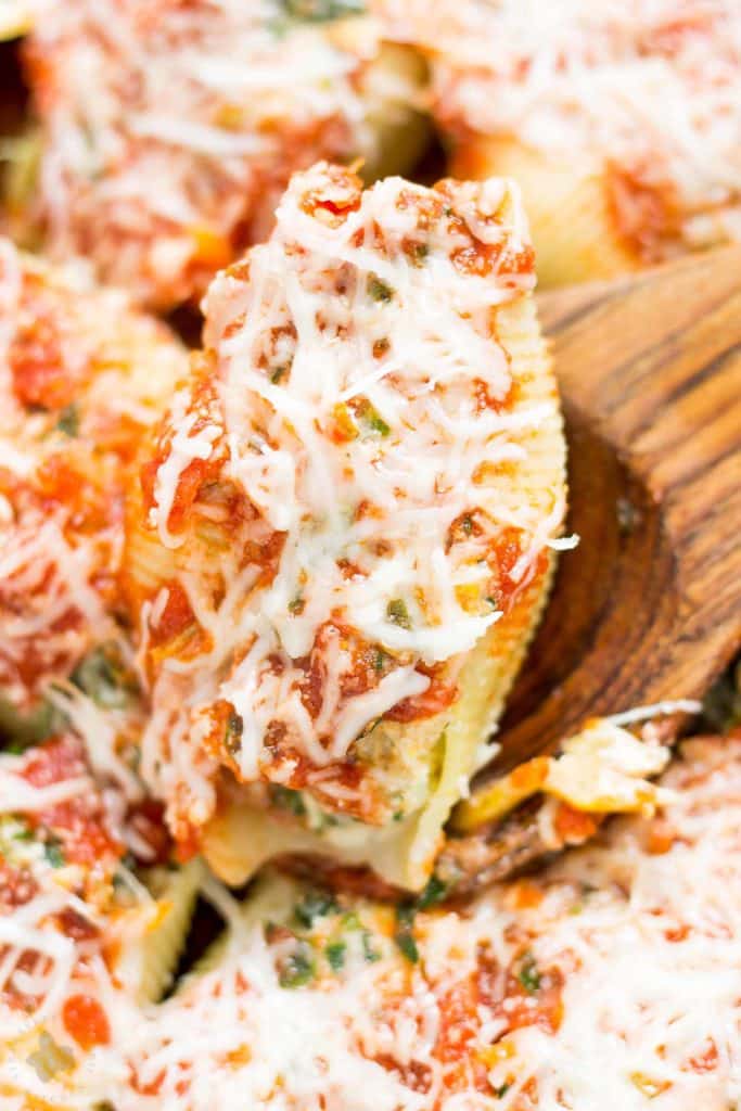 These veggie stuffed shells are packed with hearty vegetables, creamy cheese and smothered in delicious garlic Ragu Homestyle Pasta Sauce. They're so good, even the meat eaters will be asking for seconds! | Strawberry Blondie Kitchen