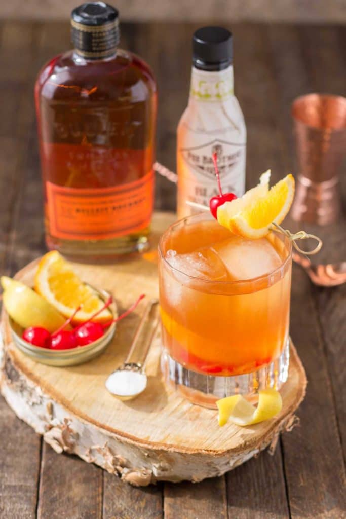 A spin on the traditional old fashioned, the addition of black walnut bitters draws out the warm, spicy flavors of the bourbon for a classy, sophisticated cocktail. | Strawberry Blondie Kitchen