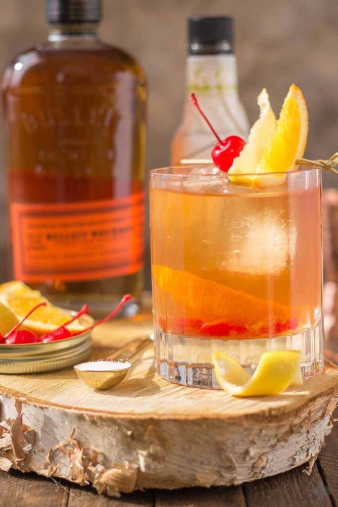 A spin on the traditional old fashioned, the addition of black walnut bitters draws out the warm, spicy flavors of the bourbon for a classy, sophisticated cocktail. | Strawberry Blondie Kitchen