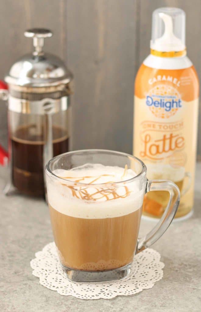 A delicious, sweeten, flavored and frothed latte in 3-steps? Yes, I’ve got your answer. International Delight® One Touch Latte™ are delicious, fast and easy! | Strawberry Blondie Kitchen