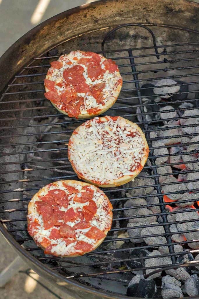 Summertime pizza parties have never been easier and simpler thanks to Easy grilled pizzas with Red Baron Singles Deep Dish pizzas. Throw a few on the grill and you’ve got yourself a pizza party faster than you can call the delivery man. | Strawberry Blondie Kitchen