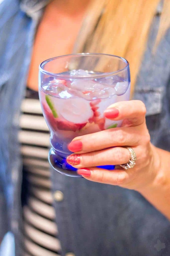 Throwing a fiesta couldn’t be easier with these simple pitcher style margaritas, a make your own margarita bar and a fun tablescape. Just grab a few friends and you’ve got a party! Strawberry Blondie Kitchen