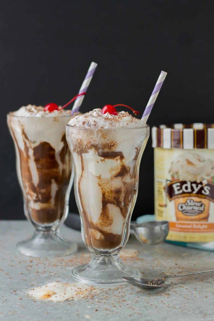 Chocolatey, fizzy and with swirls of caramel delight ice cream, this Chocolatey Caramel Delight Fizzy Soda will you help beat the heat! | Strawberry Blondie Kitchen