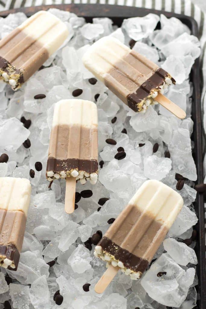 All the flavors you love of s'mores and coffee combined to give you one deliciously cool, refreshing and caffeine spiked popsicle. | Strawberry Blondie Kitchen