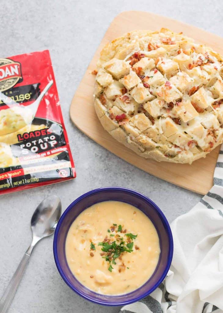 Warm up this season with Idahoan® Steakhouse® Soups and this delicious Cheddar Bacon Ranch Pull Apart Bread.  The perfect winning combination to keep cozy this season. | Strawberry Blondie Kitchen