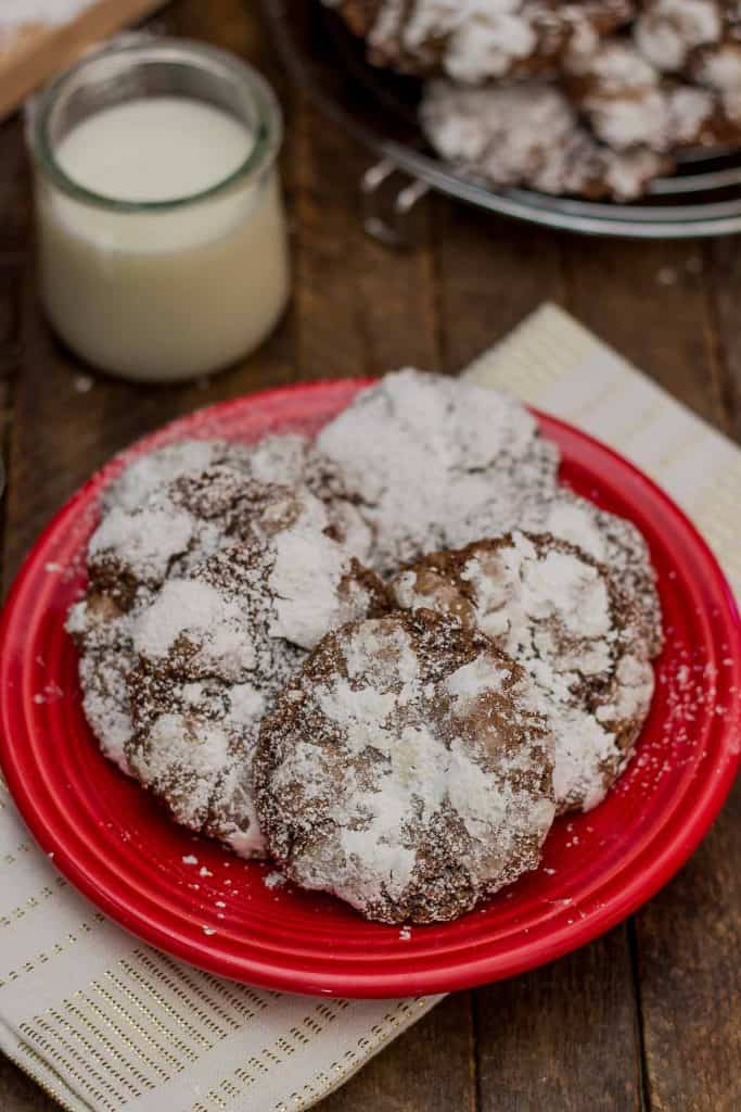 Peppermint Crinkle Cookies are delicious, chocolaty, minty bites of cookies suitable for the big guy himself! | Strawberry Blondie Kitchen