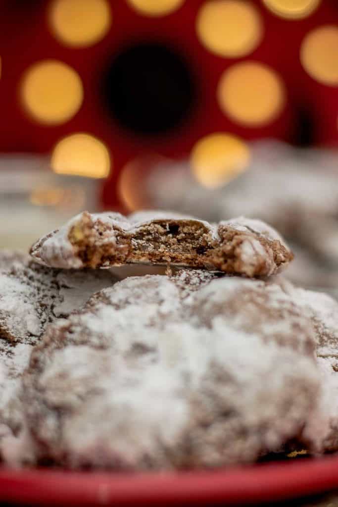 Peppermint Crinkle Cookies are delicious, chocolaty, minty bites of cookies suitable for the big guy himself! | Strawberry Blondie Kitchen