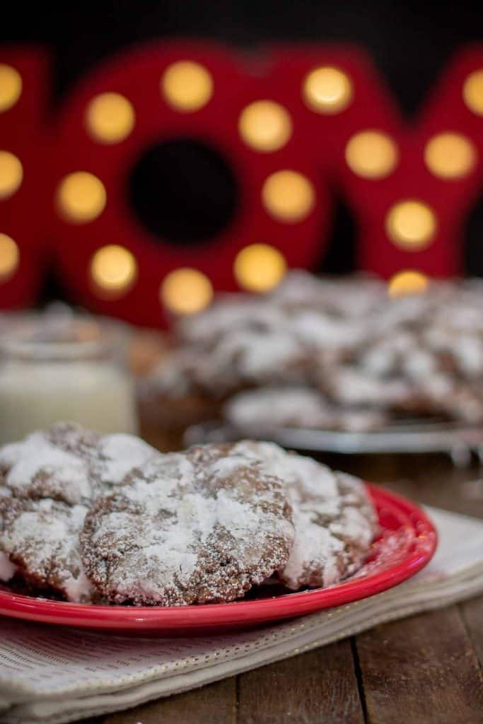 Peppermint Crinkle Cookies are delicious, chocolaty, minty bites of cookies suitable for the big guy himself! | Strawberry Blondie Kitchen