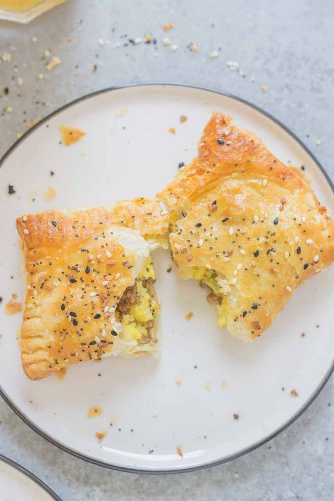 Everything Bagel Breakfast Pockets