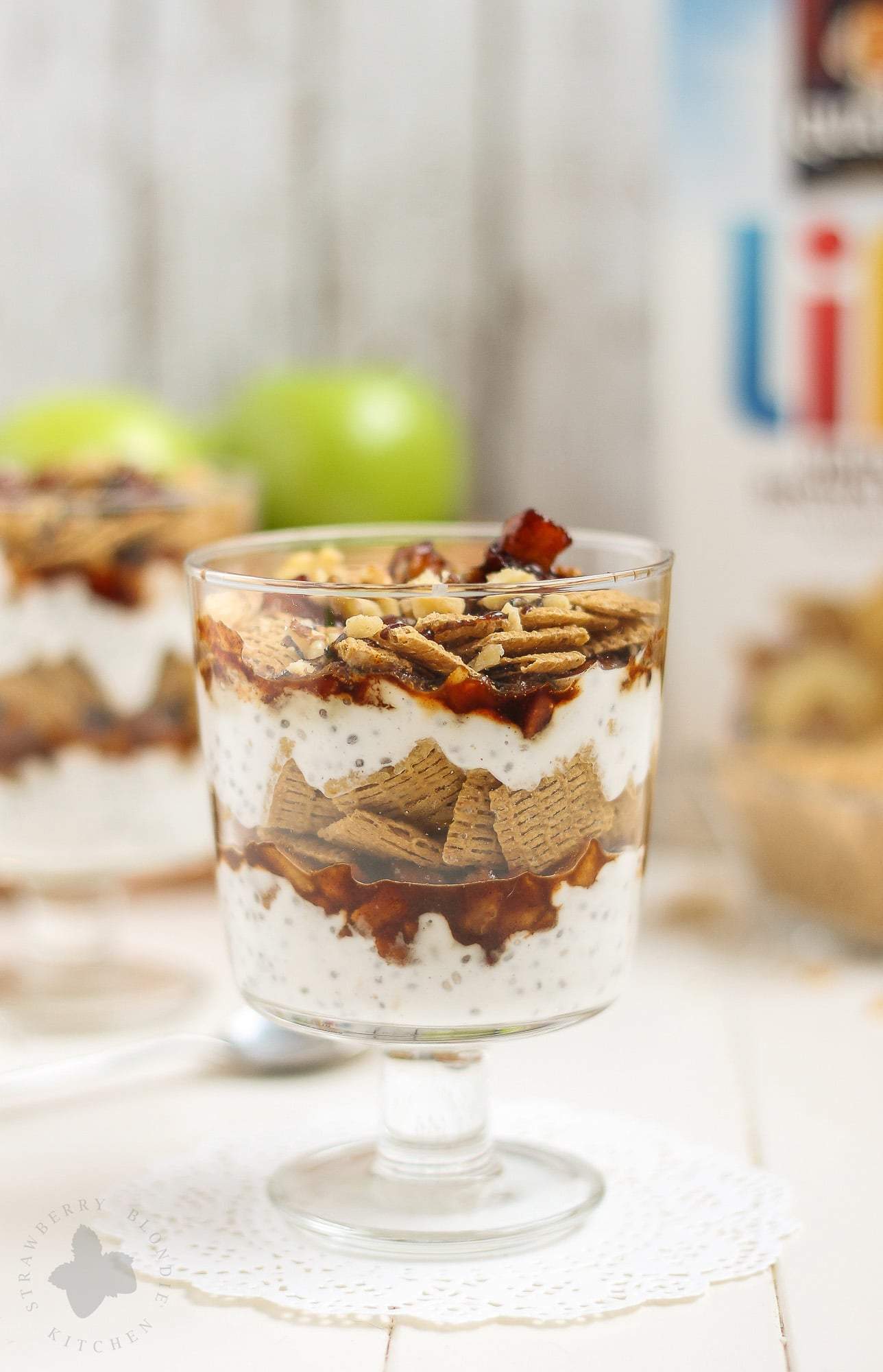 Apple Pie Breakfast Parfaits | Strawberry Blondie Kitchen