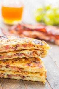 Crispy bacon, buttery havarti and sweet peaches come together to create the ultimate wafflewich that kids and parents alike, can't resist! These Bacon, Havarti and Peach Wafflewiches come together in a snap and are perfect anytime of the day to keep you fueled and going strong. | Strawberry Blondie Kitchen