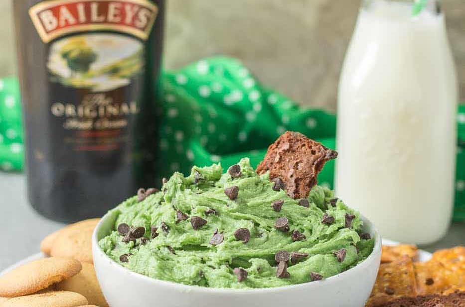 Baileys Mint Chocolate Chip Dip Strawberry Blondie Kitchen