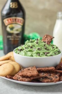 This Baileys Mint Chocolate Chip Dip is perfect for mint chocolate lovers and for when you need a tasty dessert for St. Patrick's Day! | Strawberry Blondie Kitchen