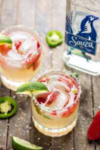 Throwing a fiesta couldn’t be easier with these simple pitcher style margaritas, a make your own margarita bar and a fun tablescape. Just grab a few friends and you’ve got a party! Strawberry Blondie Kitchen