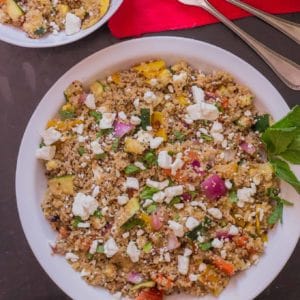Quick and delicious, this Grilled Vegetable Quinoa Salad is a packed with hearty grilled vegetables and quinoa making it a great side dish, snack or meal. | Strawberry Blondie Kitchen