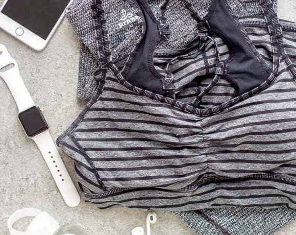 As a busy mom on the go, functional active wear is a must and one that's sustainable, that's a bonus.  This prAna Activewear Review & Promo Code MMSTF17 is a must read for people who love both.  | Strawberry Blondie Kitchen
