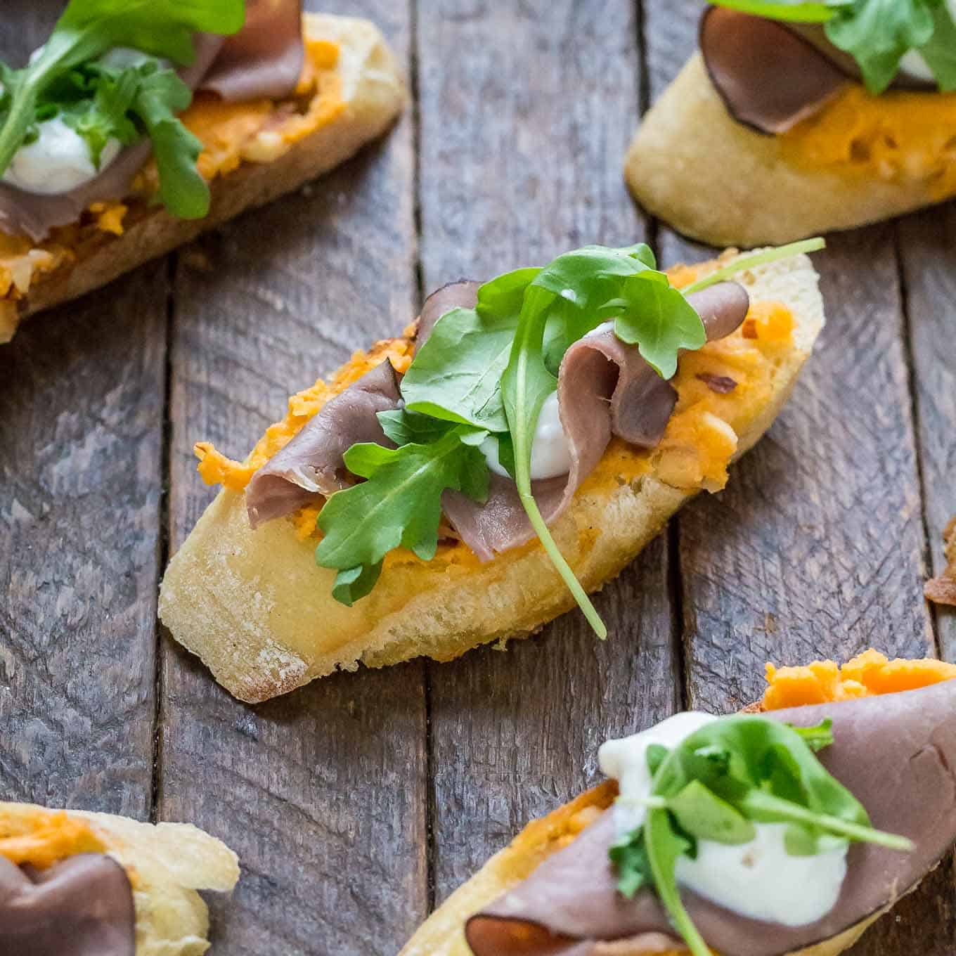 Roast Beef Crostini Strawberry Blondie Kitchen