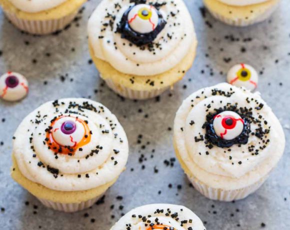 Eyeball Halloween Cupcakes